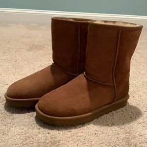 Classic Short II UGG Boots - Brand New